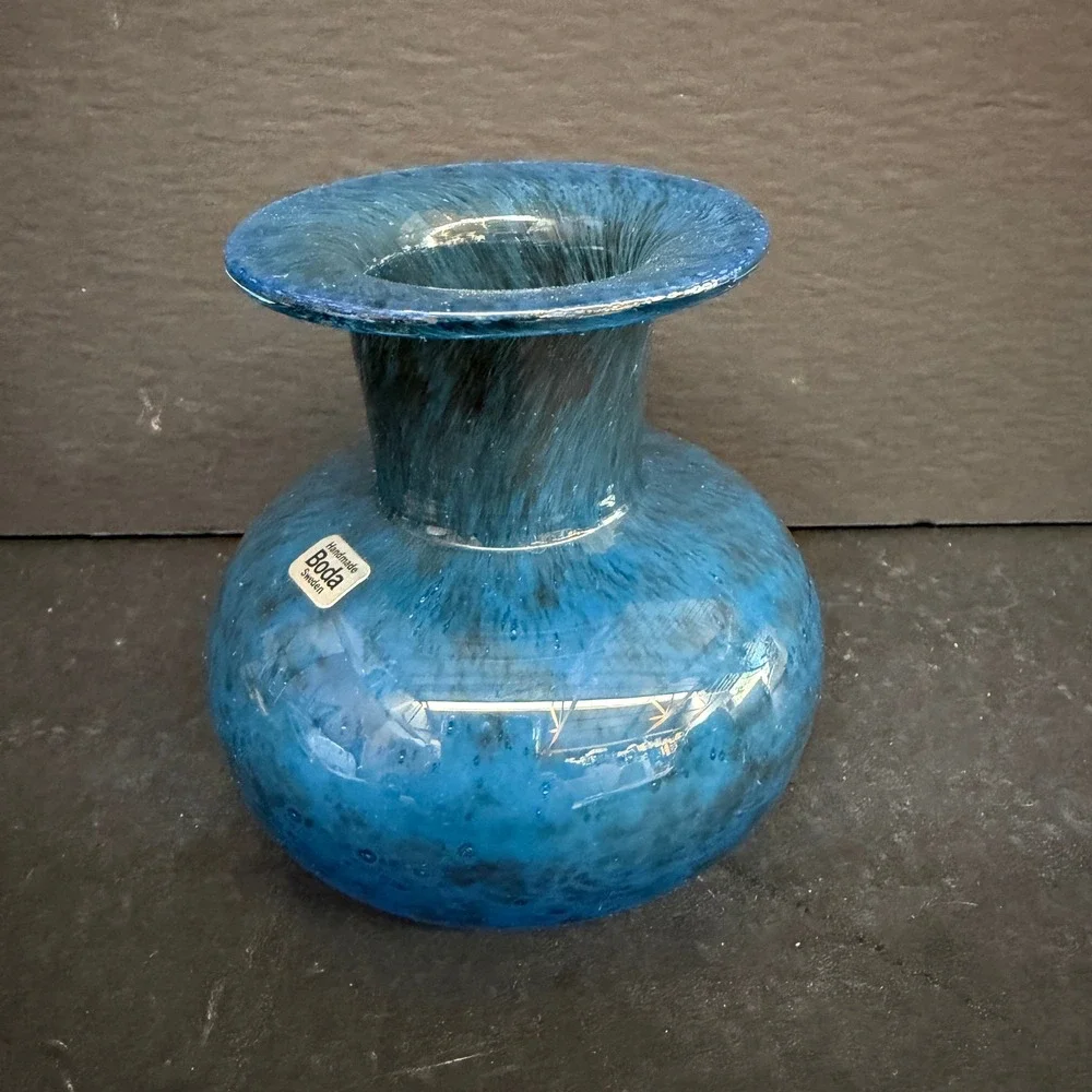 Signed Kosta Boda Art Glass Vase Deep Blue Kjell Engman 42653 4.5